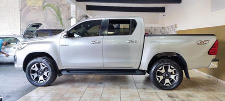 Hilux Cabine Dupla Hilux 2.8 TDI SRX CD 4x4 (Aut)