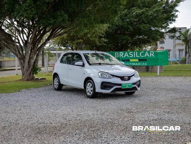 Carro Toyota Etios 2018 XS 1.5 (Flex)