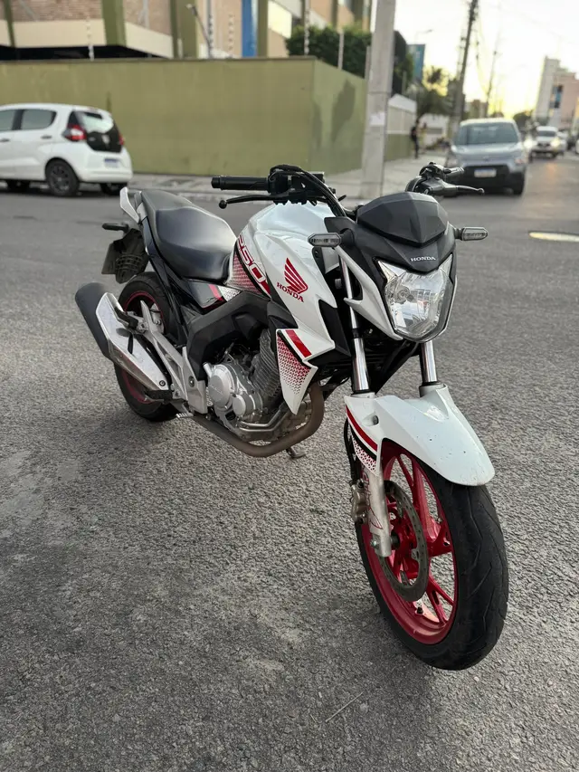 Moto Honda CB 250F Twister 2022 (CBS)