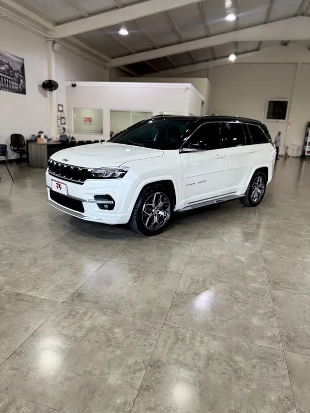 Carro Jeep Commander 2023 Overland 1.3 T270