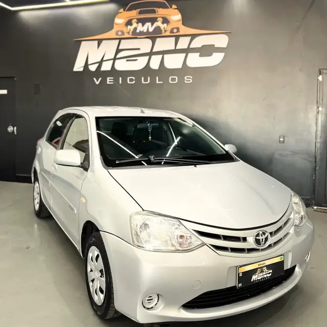Carro Toyota Etios 2013 XS 1.3 (Flex)