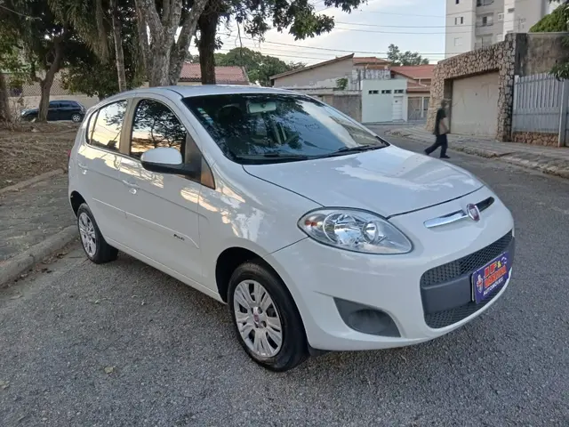 Carro Fiat Palio 2015 Attractive 1.0 Evo (Flex)