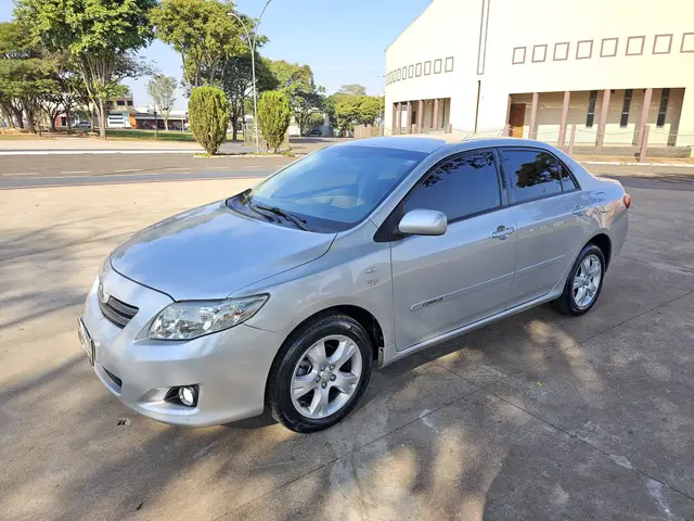 Carro Toyota Corolla 2011 Sedan GLi 1.8 16V (flex)