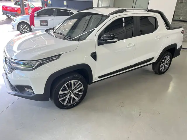 Carro Fiat Strada 2025 Volcano 1.3 Flex 8V CD Aut.