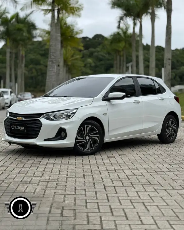 Carro Chevrolet Onix 2024 LT 1.0