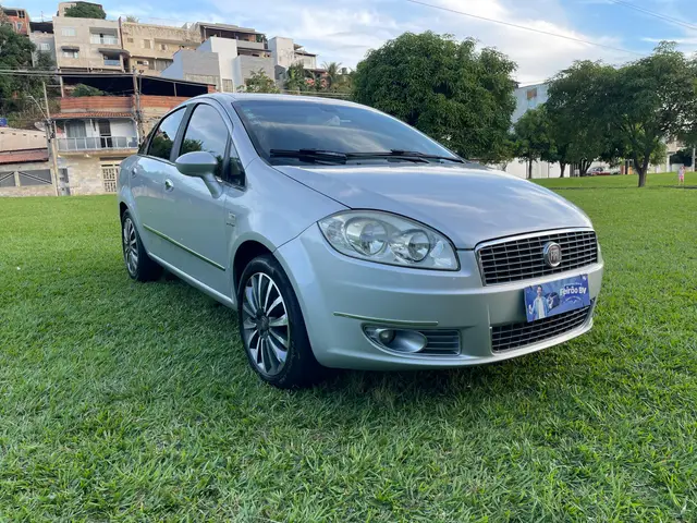 Carro Fiat Linea 2013 Absolute 1.8 16V Dualogic (Flex)