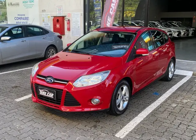 Carro Ford Focus Hatch 2015 SE 1.6 16V TiVCT PowerShift