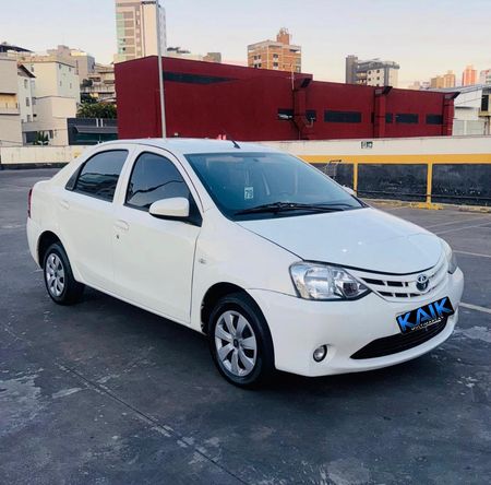 Etios Sedan X 1.5 (Flex)