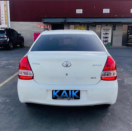 Etios Sedan X 1.5 (Flex)