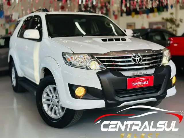 Carro Toyota SW4 2015 Hilux  3.0 TDI 4x4 SRV 5L