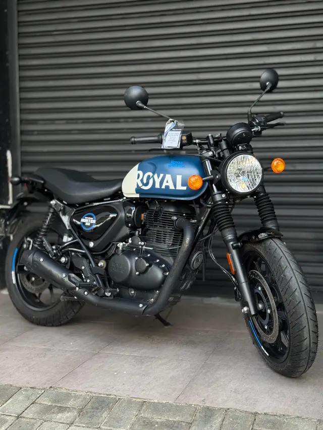 Carro Royal Enfield Hunter 350 2024 Dapper