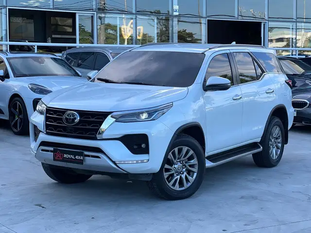 Carro Toyota SW4 2024 SRX 2.8 Turbodiesel 4x4 (Aut.) (7 Lugares)