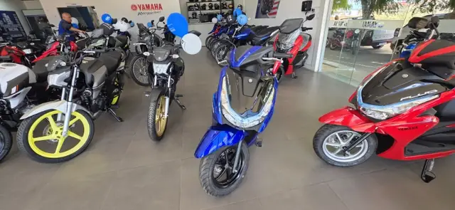 Moto Yamaha Fluo 2026 Hybrid Connected