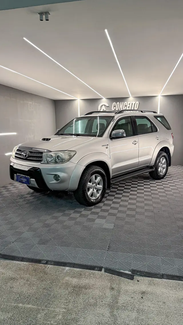 Carro Toyota Hilux SW4 2009 SRV 4x4 3.0 Turbo  (aut)2
