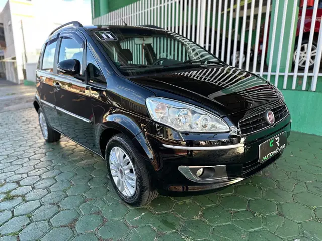Carro Fiat Idea 2011 Attractive 1.4 8V (Flex)