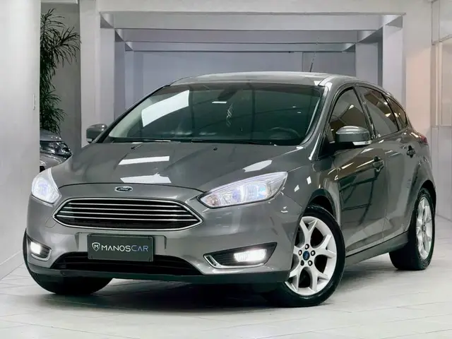 Carro Ford Focus Hatch 2016 SE Plus 2.0 PowerShift