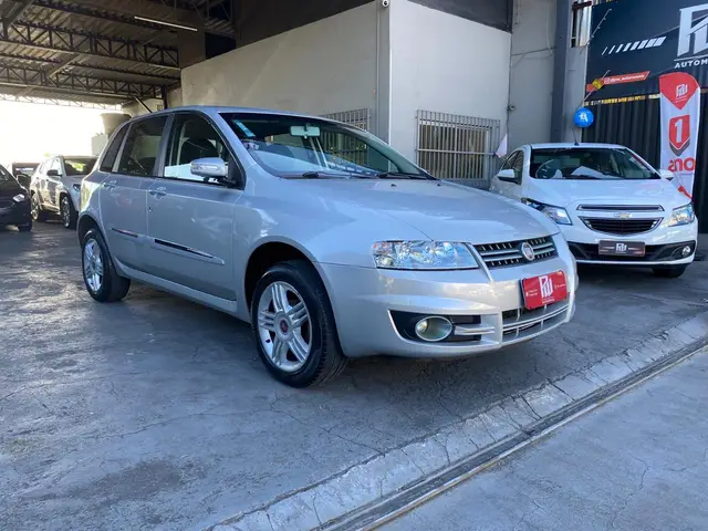 Carro Fiat Stilo 2009 1.8 16V Connect