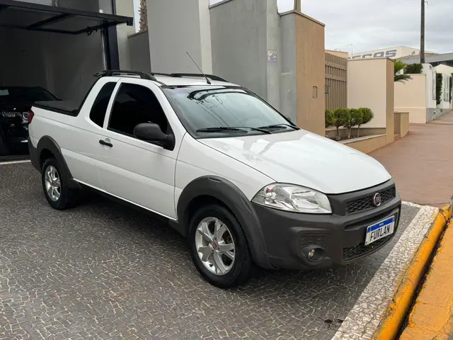 Carro Fiat Strada 2014 Working 1.4 (Flex) (Cabine Estendida)