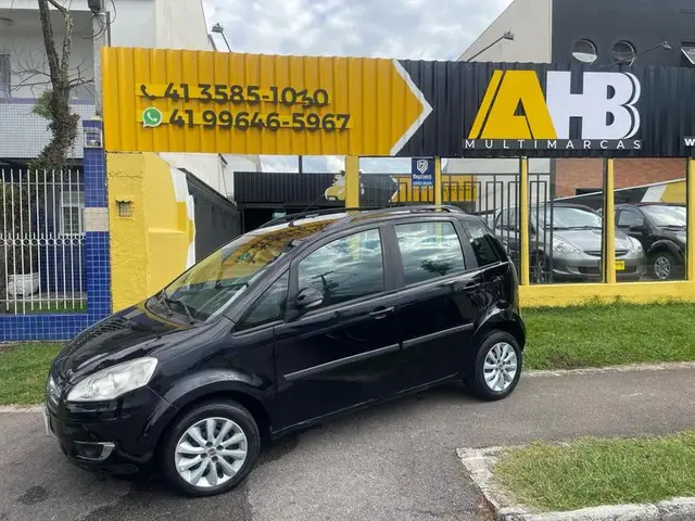 Carro Fiat Idea 2014 Attractive 1.4 8V (Flex)