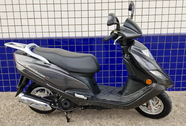 Moto Suzuki Burgman 2016 125i