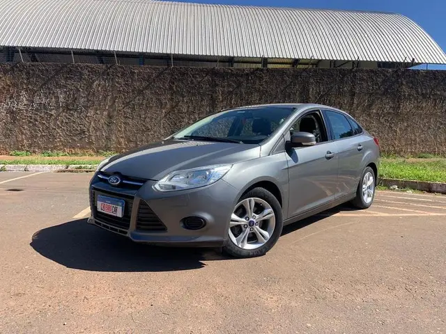Carro Ford Focus Sedan 2014 SE 2.0 16V PowerShift (Aut)