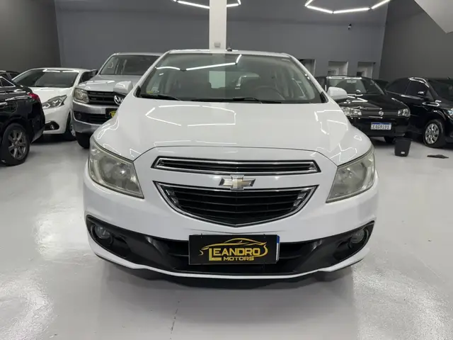 Carro Chevrolet Onix 2014 1.0 LT SPE/4
