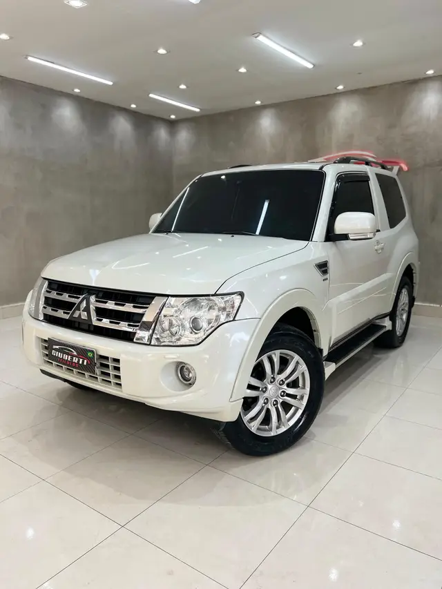 Carro Mitsubishi Pajero Full 2014 HPE 3.8 3p