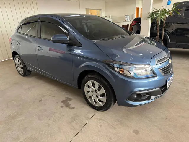 Carro Chevrolet Onix 2016 1.4 LT SPE/4