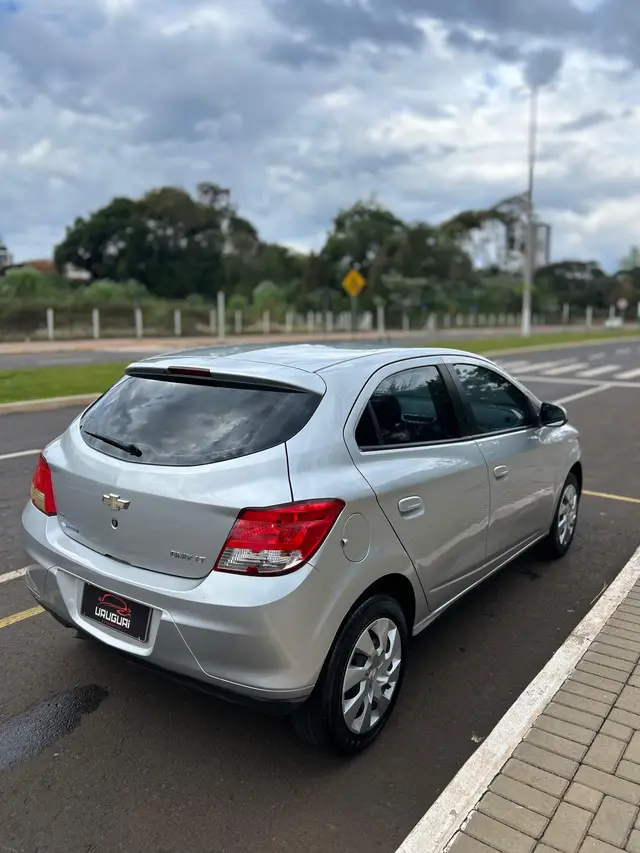 Carro Chevrolet Onix 2014 1.4 LT SPE/4