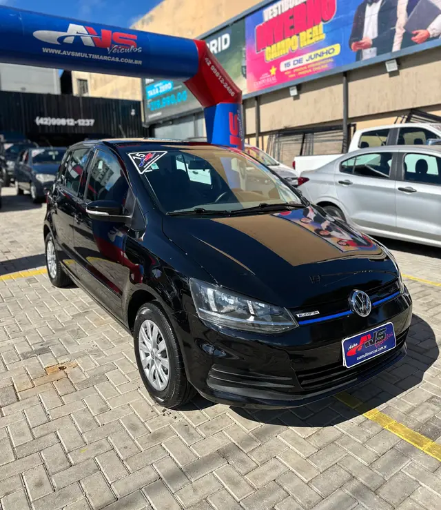 Carro Volkswagen Fox 2015 BlueMotion 1.0 MPI (Flex)