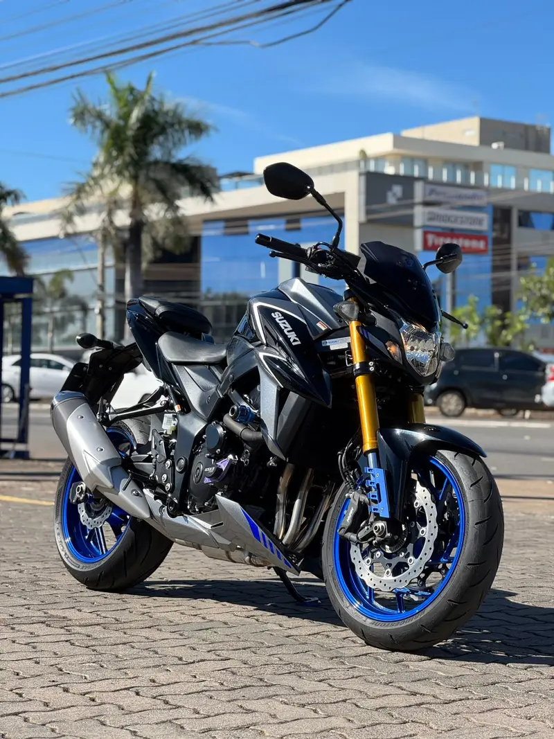 Suzuki GSX-S750