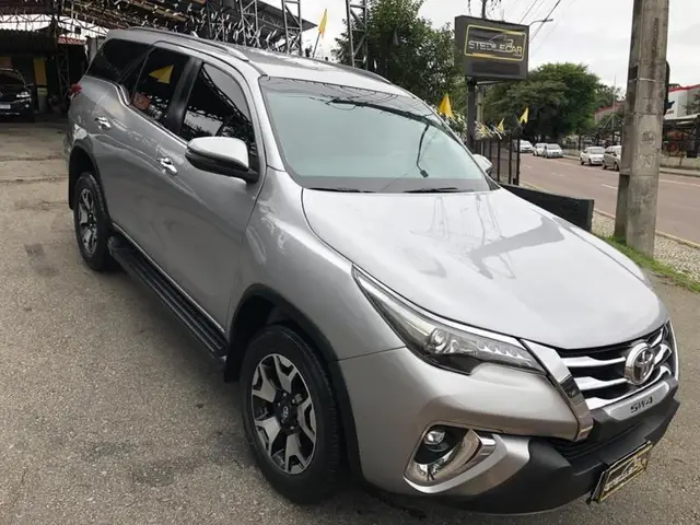 Carro Toyota SW4 2020 2.8 TDI SRX 7L 4x4 (Aut) (Diesel)