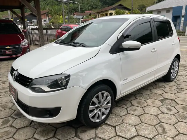 Carro Volkswagen Fox 2013 1.0 TEC (Flex) 2p