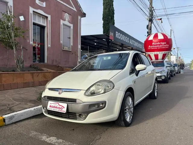 Carro Fiat Punto 2014 Essence 1.6 16V (Flex)
