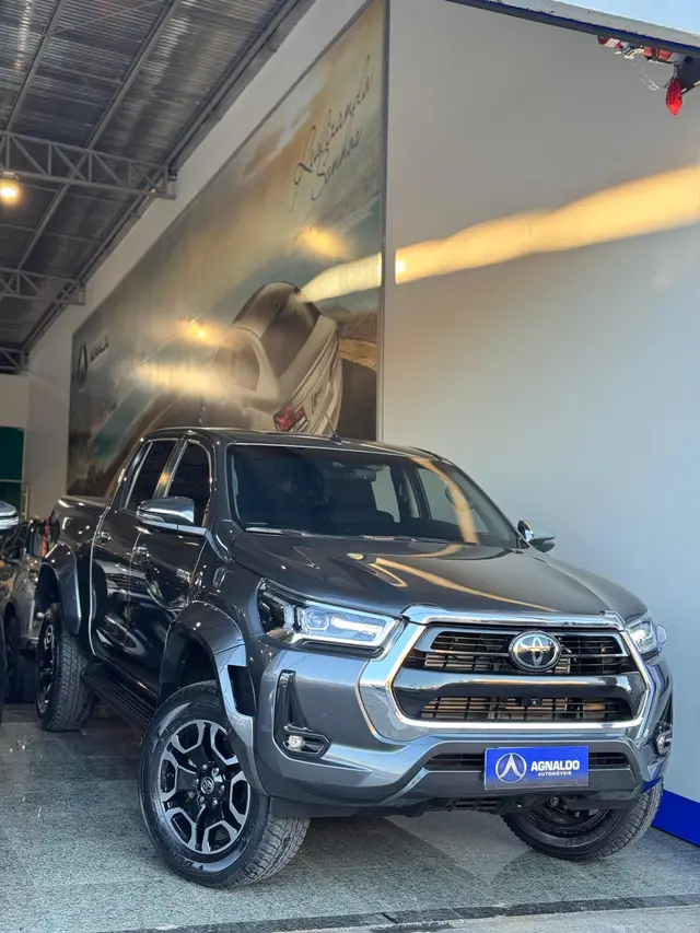 Carro Toyota Hilux Cabine Dupla 2024 SRX 4x4 2.8 Diesel