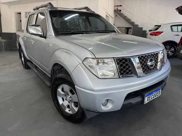 Carro Nissan Frontier 2010 LE 4x4 2.5 16V (cab. dupla) (aut)