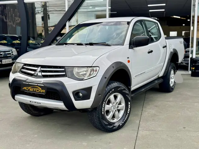 Carro Mitsubishi L200 Triton Sport 2013 3.2 Di-D 4x4 GLS