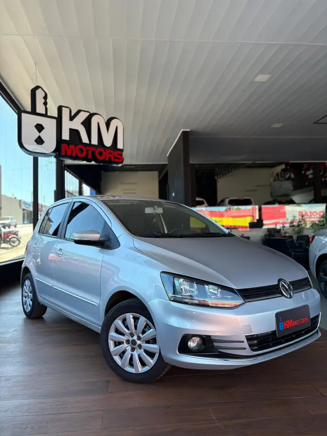 Carro Volkswagen Fox 2015 Comfortline 1.0 TEC (Flex)