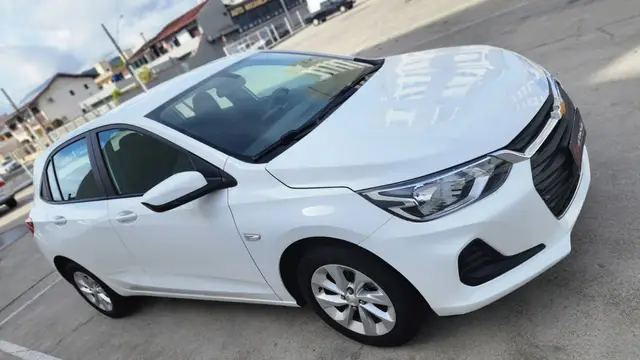 Carro Chevrolet Onix 2023 1.0