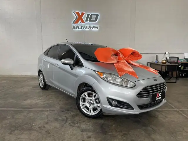 Carro Ford Fiesta Sedan 2014 SE Plus 1.6 RoCam (Flex)