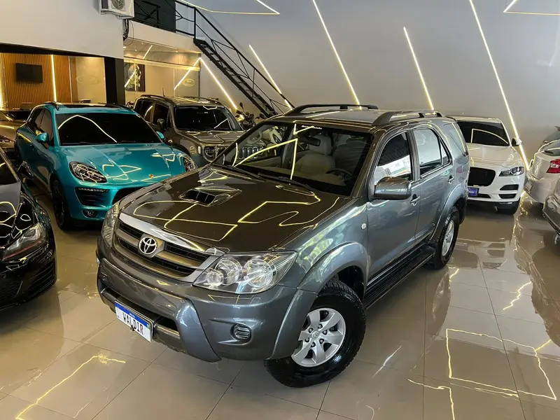 Toyota SRV 4x4 3.0 Turbo  (aut)