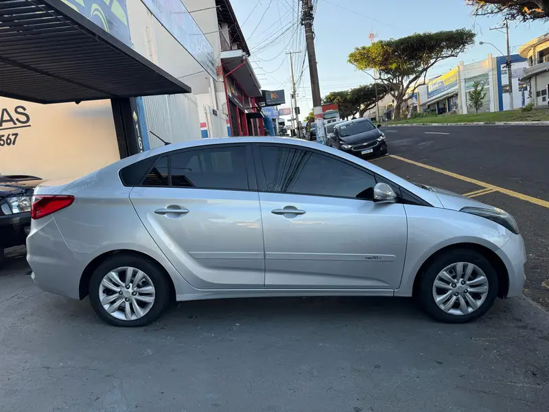 Hyundai 1.0 Comfort Style Turbo (Flex)