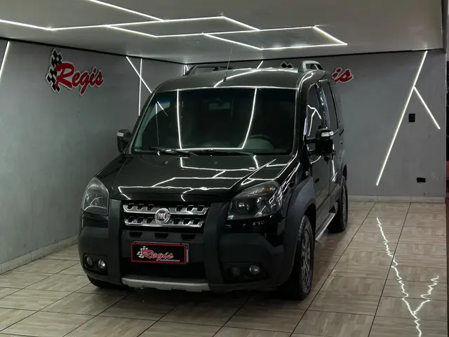 Carro Fiat Doblò 2013 Adventure 1.8 16V (Flex)