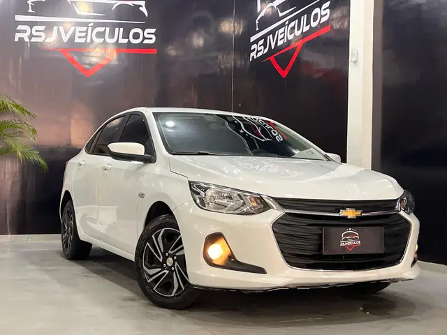 Carro Chevrolet Onix Plus 2024 LT 1.0