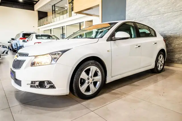 Carro Chevrolet Cruze 2014 HB Sport LTZ 1.8 16V FlexP. 5p Mec