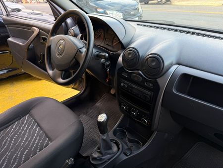 Logan Authentique 1.0 16V (flex)