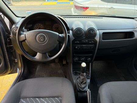 Logan Authentique 1.0 16V (flex)