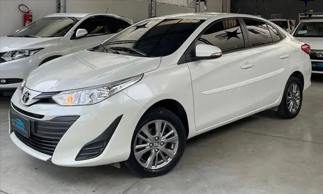 Carro Toyota Yaris Sedan 2021 1.5 XLS Connect CVT (Flex)