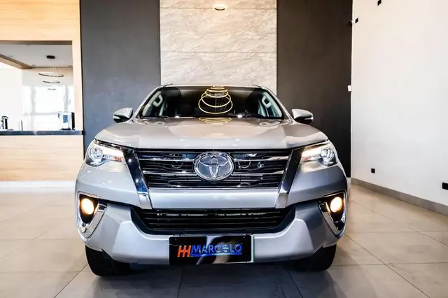 Carro Toyota Hilux Cabine Dupla 2016 Hilux 2.8 TDI SRX CD 4x4 (Aut)
