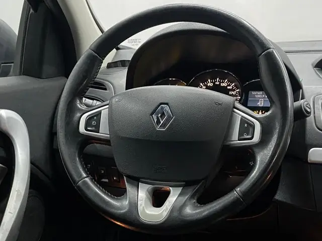 Carro Renault Fluence 2013 1.6 16V Expression (Flex)